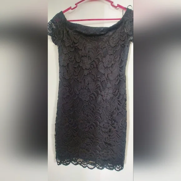 Ambiance off shoulder mini dress size medium - Picture 4 of 6